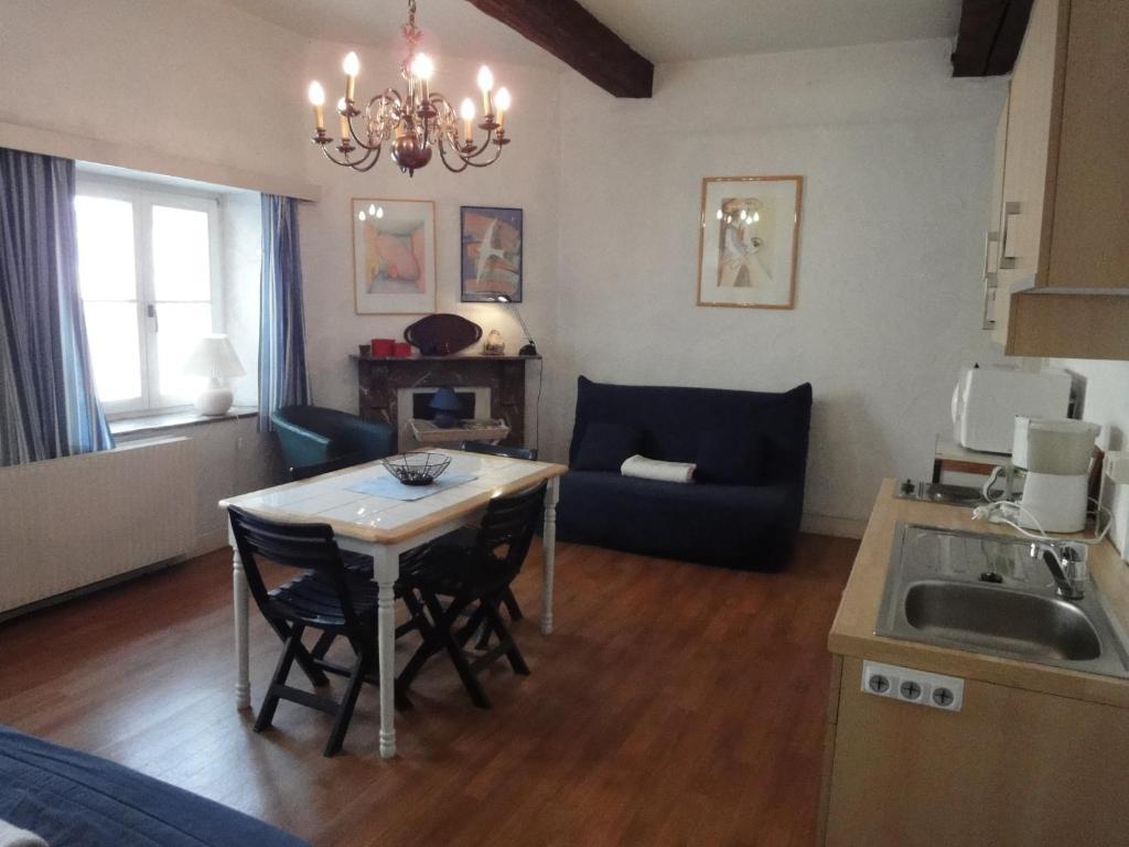 Le Studio de Christine Apartamento Durbuy Habitación foto
